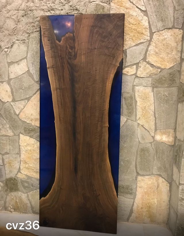 Nusstischplatte mit Epoksit 86X229 cm