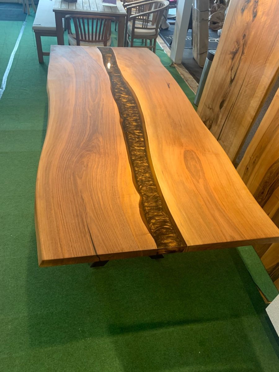 Verkauft Epoksi Nusstischplatte 250x100 cm